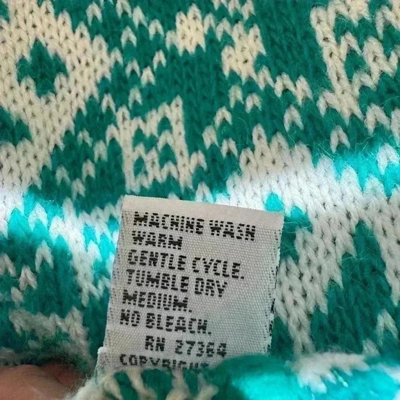 Cabin Creek Green/ white poinsettias pattern crew neck style sweater. - Picture 12 of 12